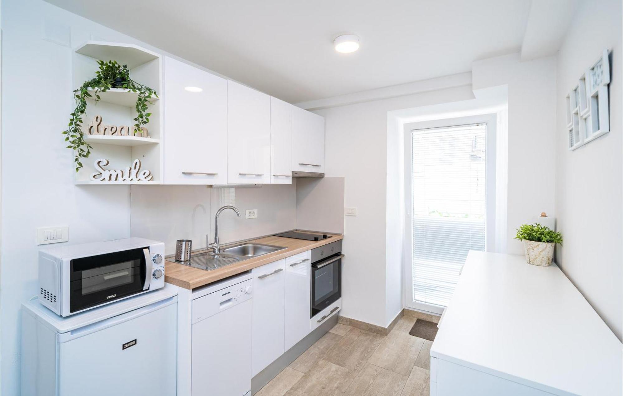 Nice Apartment In Dubrovnik With Kitchen Екстериор снимка